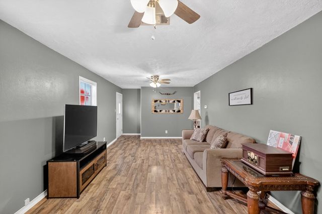 1912 W County Rd 130, Midland, TX 79706