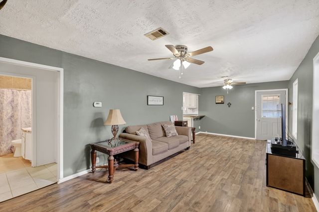 1912 W County Rd 130, Midland, TX 79706