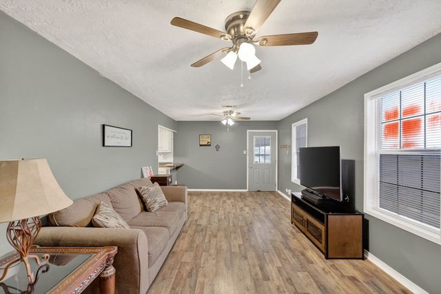 1912 W County Rd 130, Midland, TX 79706