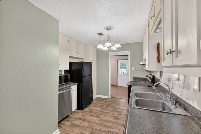 1912 W County Rd 130, Midland, TX 79706