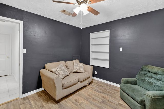 1912 W County Rd 130, Midland, TX 79706