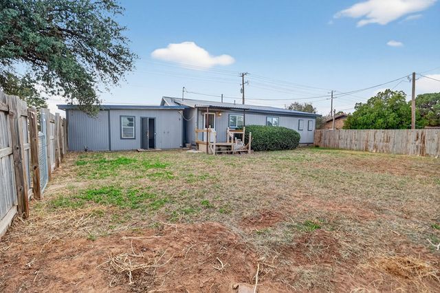 1912 W County Rd 130, Midland, TX 79706