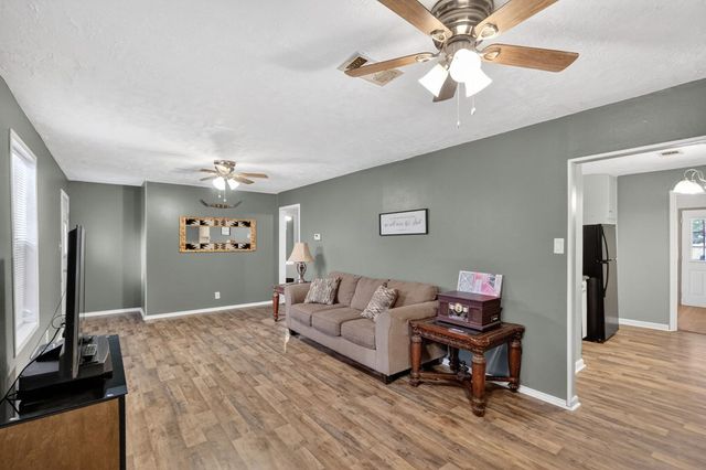 1912 W County Rd 130, Midland, TX 79706