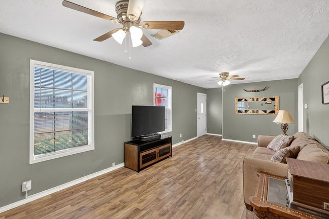 1912 W County Rd 130, Midland, TX 79706