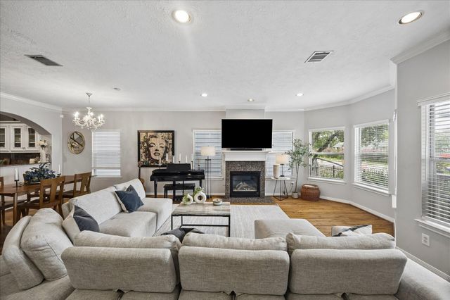 2309 Nicholson Street, Houston, TX 77008