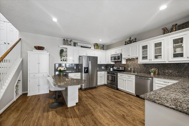 2309 Nicholson Street, Houston, TX 77008