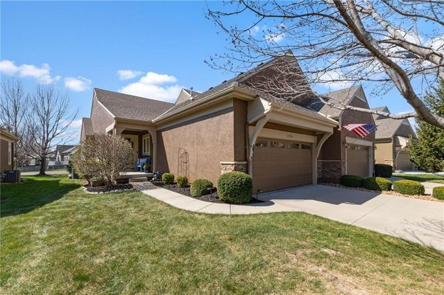 15702 Lowell Lane, Overland Park, KS 66223