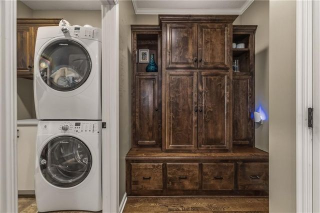 15702 Lowell Lane, Overland Park, KS 66223