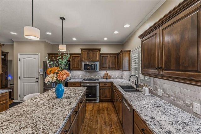 15702 Lowell Lane, Overland Park, KS 66223