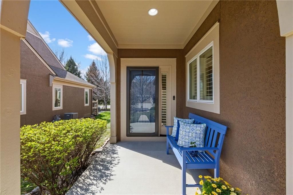 15702 Lowell Lane, Overland Park, KS 66223