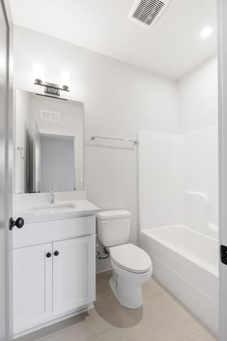 323 E Village Ln, Nashville, TN 37216