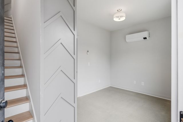 323 E Village Ln, Nashville, TN 37216