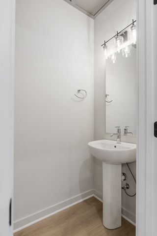 323 E Village Ln, Nashville, TN 37216