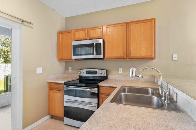 122 WILTON CIRCLE, Sanford, FL 32773