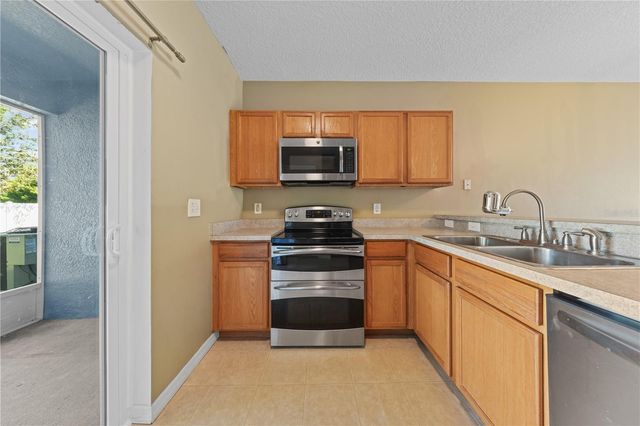 122 WILTON CIRCLE, Sanford, FL 32773