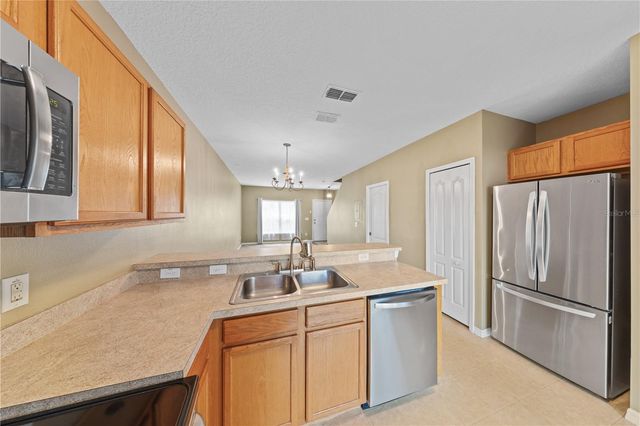 122 WILTON CIRCLE, Sanford, FL 32773