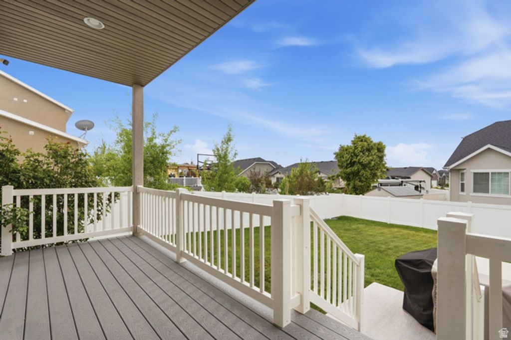 Image 24 of property listing at 534 S 1350 W, Syracuse, UT 84075