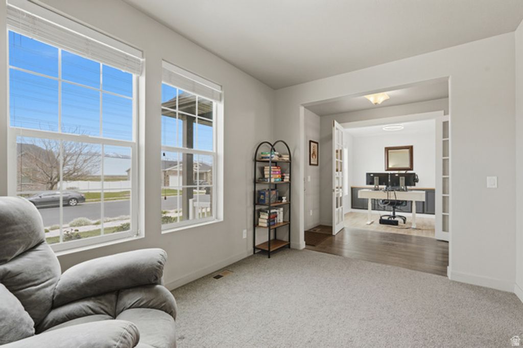 Image 4 of property listing at 534 S 1350 W, Syracuse, UT 84075