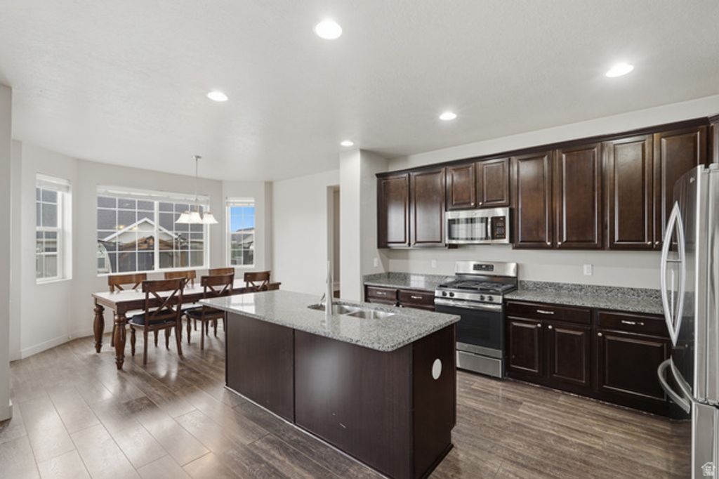 Image 8 of property listing at 534 S 1350 W, Syracuse, UT 84075