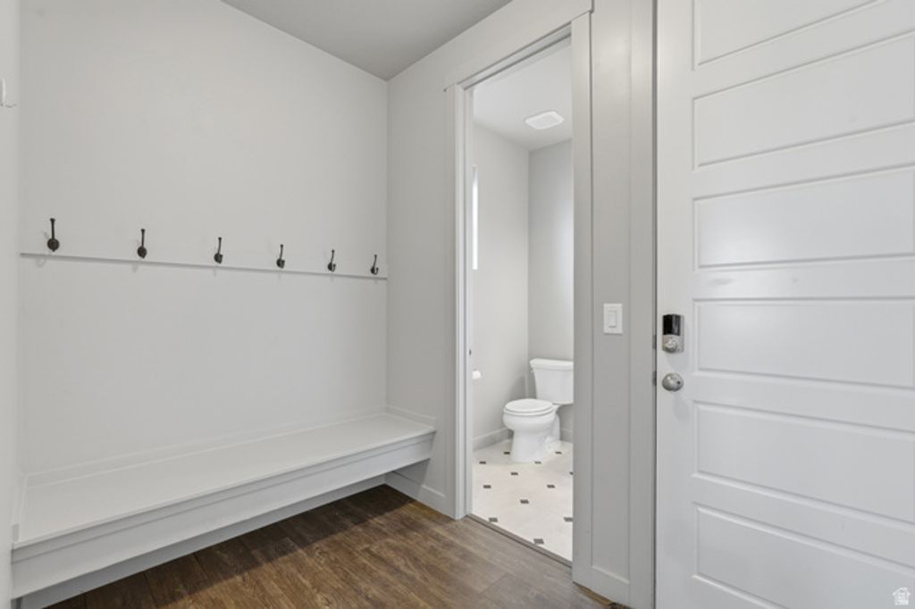 Image 9 of property listing at 534 S 1350 W, Syracuse, UT 84075