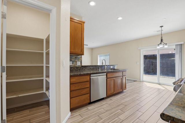 5674 Meadow Brook Way, Marysville, CA 95901