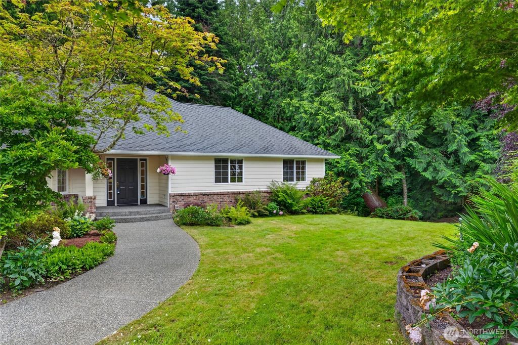 4819 Woodside Dr Drive, Anacortes, WA 98221