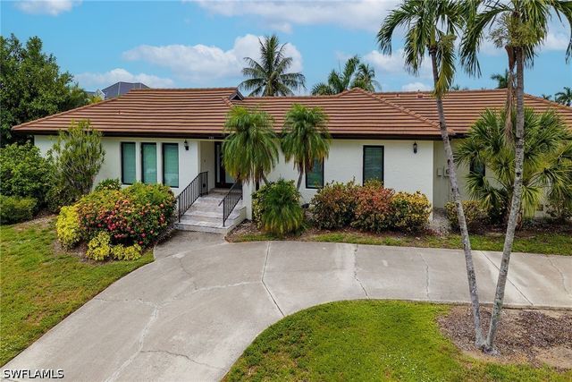 190 Dan River CT, Marco Island, FL 34145