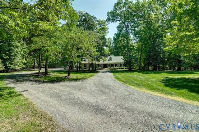 3095 Three Bridge Rd, Powhatan, VA 23139