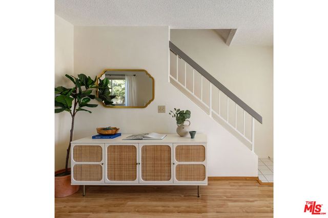 13959 Victory Boulevard 1, Los Angeles, CA 91401