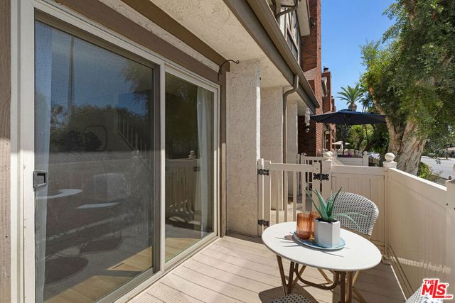13959 Victory Boulevard 1, Los Angeles, CA 91401
