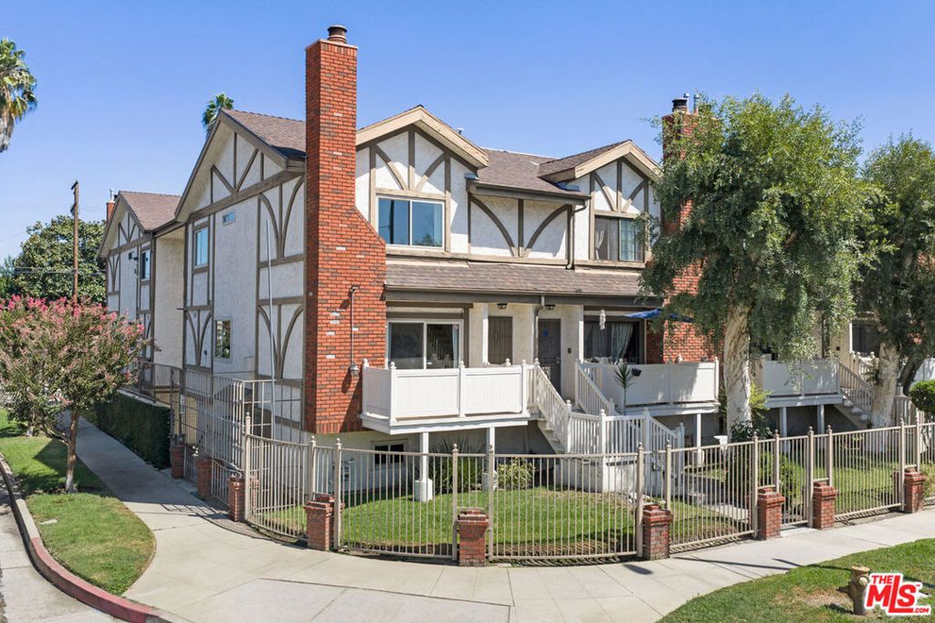 13959 Victory Boulevard 1, Los Angeles, CA 91401