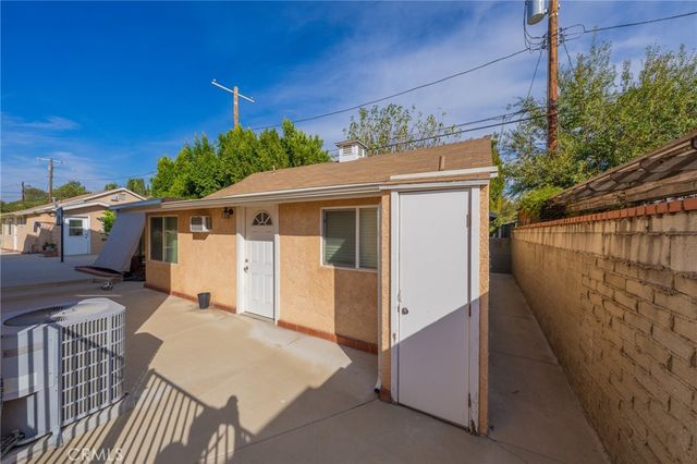 5848 Cleon Avenue, North Hollywood, CA 91601
