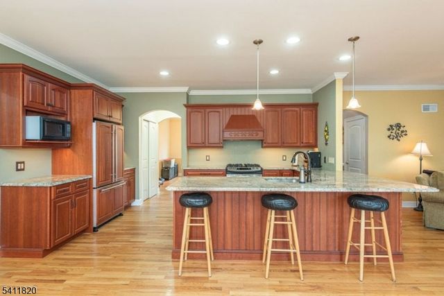 721 Ringwood Ave, Pompton Lakes Boro, NJ 07442