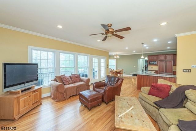 721 Ringwood Ave, Pompton Lakes Boro, NJ 07442