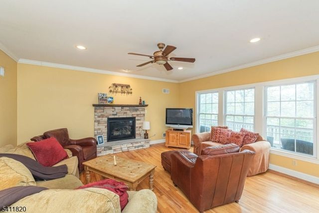 721 Ringwood Ave, Pompton Lakes Boro, NJ 07442