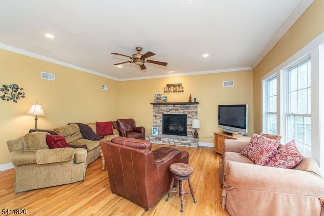 721 Ringwood Ave, Pompton Lakes Boro, NJ 07442