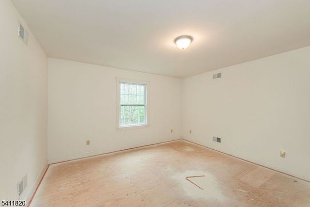 721 Ringwood Ave, Pompton Lakes Boro, NJ 07442