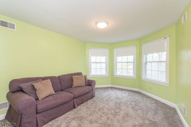 721 Ringwood Ave, Pompton Lakes Boro, NJ 07442