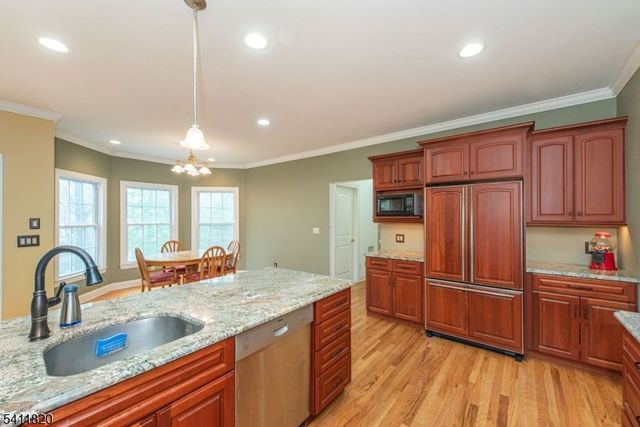 721 Ringwood Ave, Pompton Lakes Boro, NJ 07442