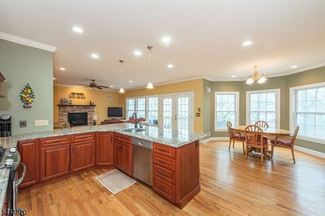 721 Ringwood Ave, Pompton Lakes Boro, NJ 07442