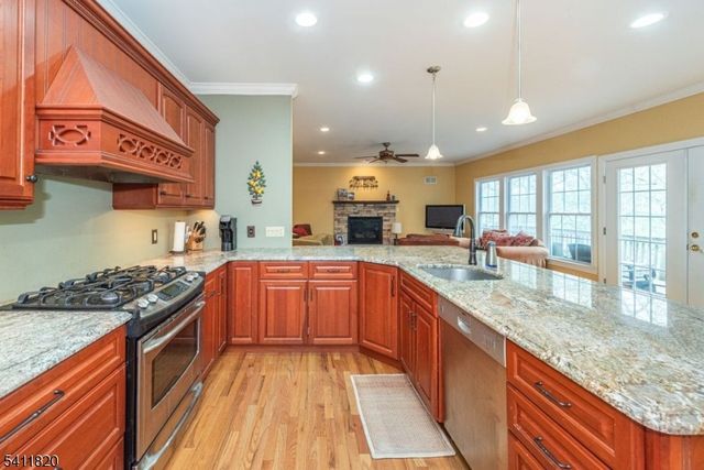 721 Ringwood Ave, Pompton Lakes Boro, NJ 07442