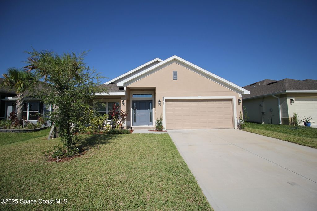 705 Kylar Drive NW, Palm Bay, FL 32907