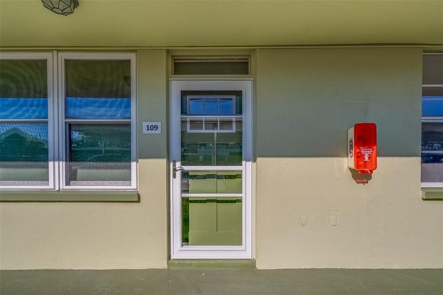 4710 BAY STREET NE 109, St Petersburg, FL 33703