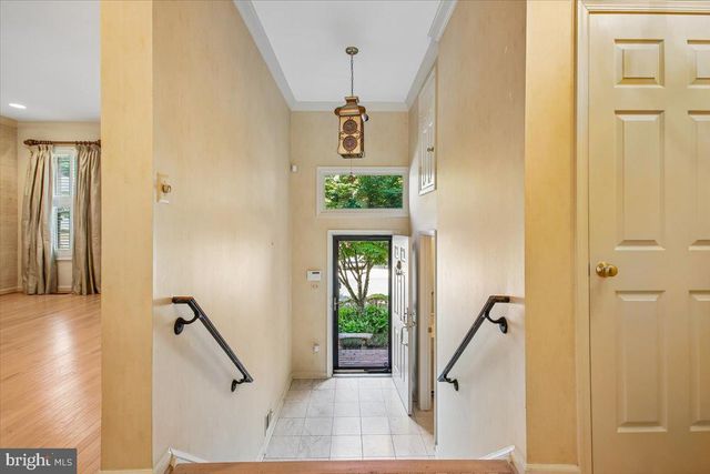 1403 MCLEAN MEWS CT, Mclean, VA 22101