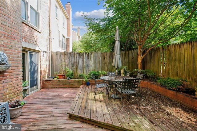 1403 MCLEAN MEWS CT, Mclean, VA 22101