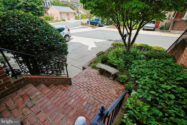 1403 MCLEAN MEWS CT, Mclean, VA 22101