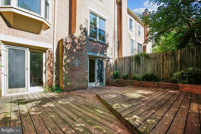 1403 MCLEAN MEWS CT, Mclean, VA 22101