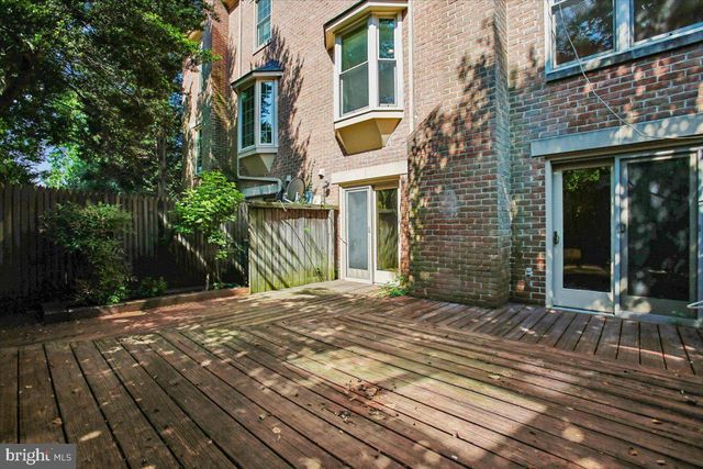 1403 MCLEAN MEWS CT, Mclean, VA 22101