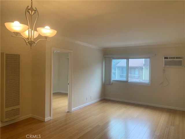 3220 Altura 213, La Crescenta, CA 91214