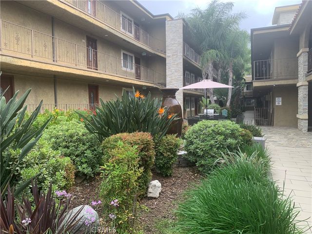 3220 Altura 213, La Crescenta, CA 91214